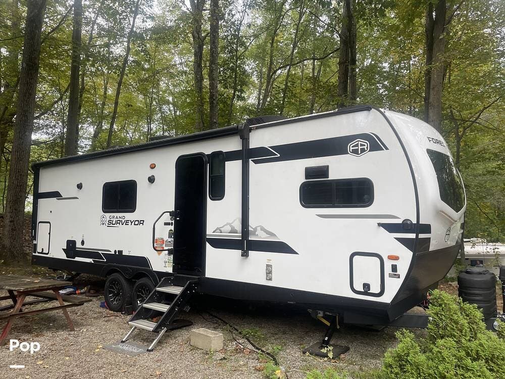 2025 Surveyor Grand 268FKBS by Forest River from Pop RVs in Budd Lake, New Jersey