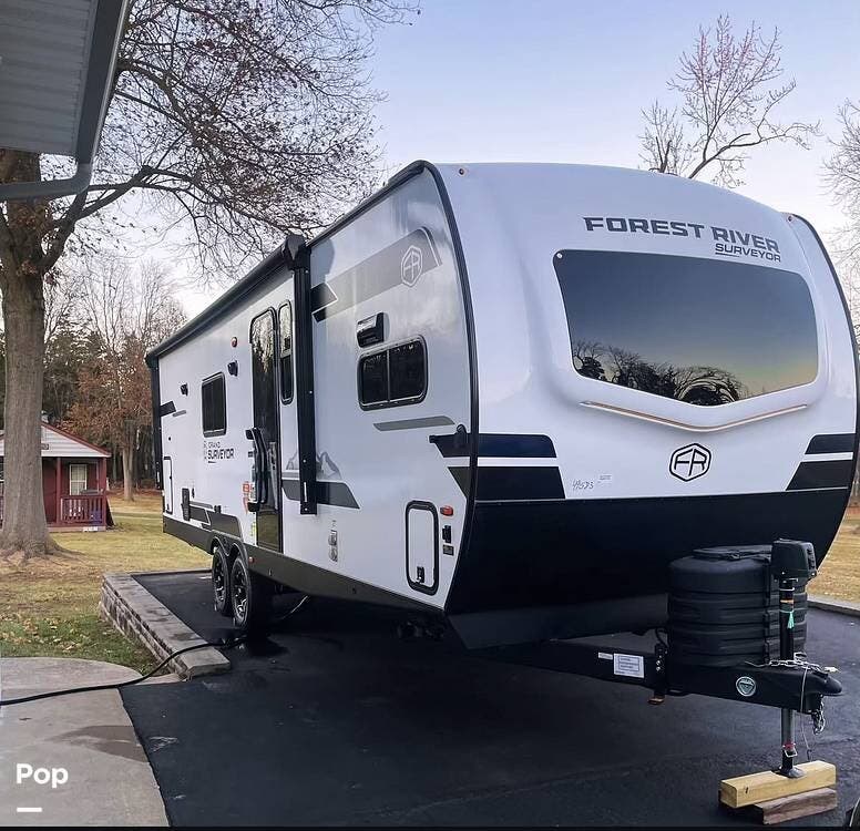 2025  Grand Surveyor 268FKBS - Used Travel Trailer For Sale by Pop RVs in Budd Lake, New Jersey features Awning, Slideout, Air Conditioning
