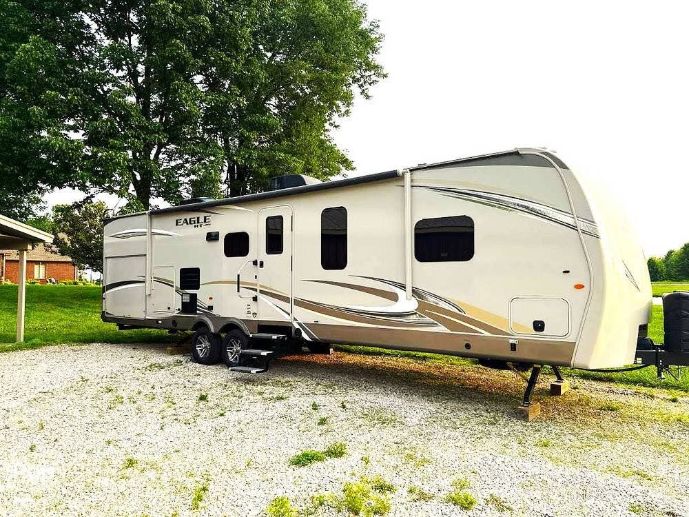 2018 Jayco Eagle HT 295 DBOK - Used Travel Trailer For Sale by Pop RVs in Poseyville, Indiana features Slideout, Leveling Jacks, Air Conditioning, Awning
