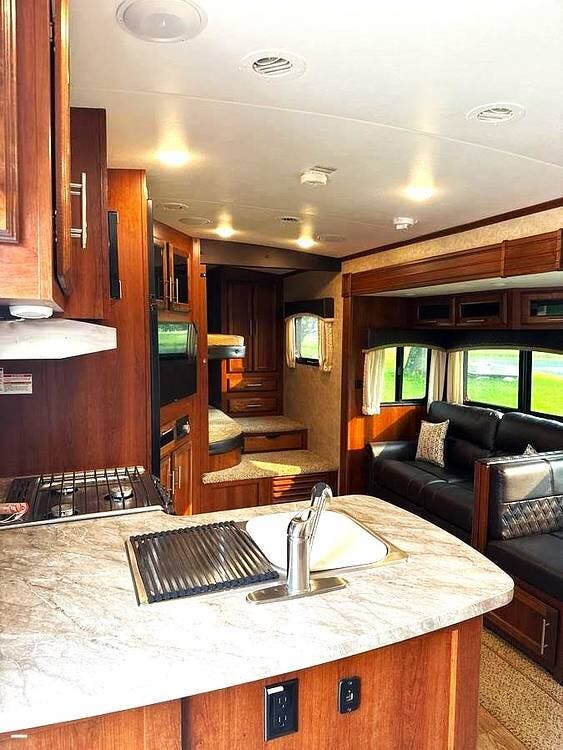 2018 Eagle HT 295 DBOK by Jayco from Pop RVs in Poseyville, Indiana