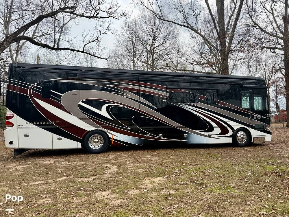 2018 Tiffin Allegro Bus 40SP - Used Diesel Pusher For Sale by Pop RVs in San Augustine, Texas features Awning, Slideout, Leveling Jacks, Air Conditioning, Generator