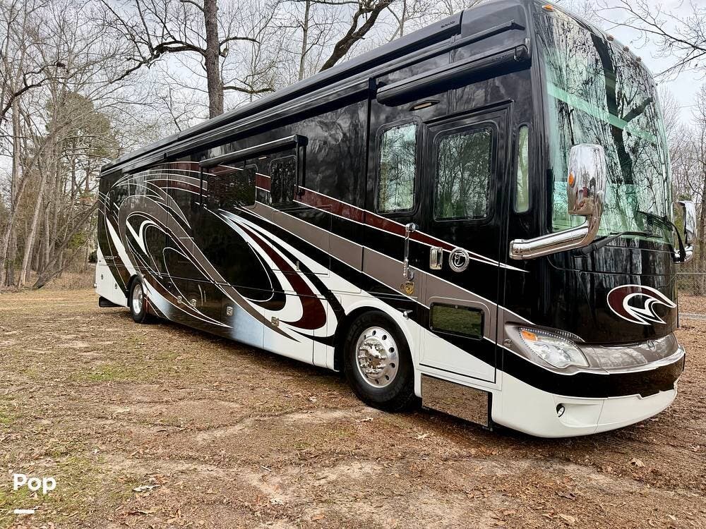 2018 Tiffin Allegro Bus 40SP - Used Diesel Pusher For Sale by Pop RVs in San Augustine, Texas features Leveling Jacks, Air Conditioning, Generator, Awning, Slideout