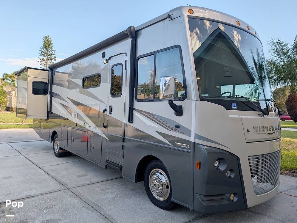 2022 Winnebago Vista 32M - Used Class A For Sale by Pop RVs in Merritt Island, Florida features Generator, Awning, Slideout, Air Conditioning, Leveling Jacks