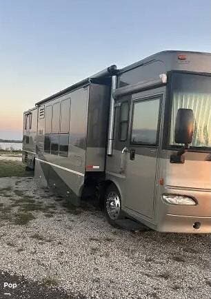 2005 Journey 39F by Winnebago from Pop RVs in Mims, Florida