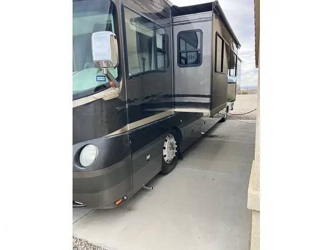 Used 2005 Forest River Tsunami 4104QS available in Scenic, Arizona
