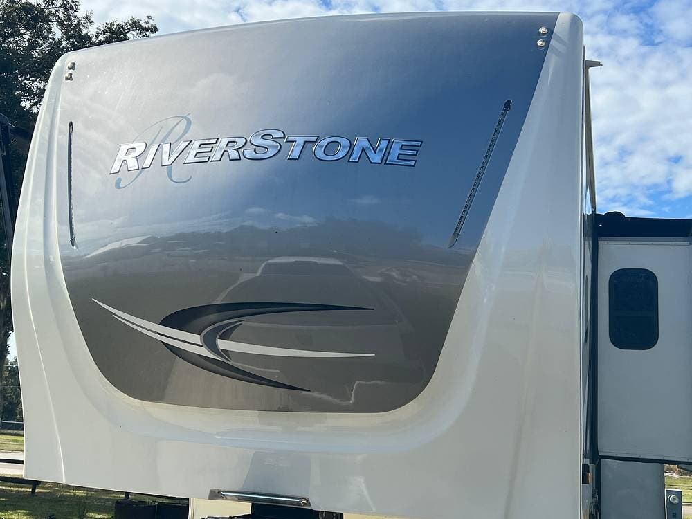 2023 Forest River RiverStone 39RKFB - Used Fifth Wheel For Sale by Pop RVs in Wauchula, Florida features Slideout