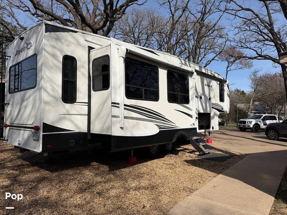 Used 2022 Jayco Eagle 321RSTS available in Combine, Texas