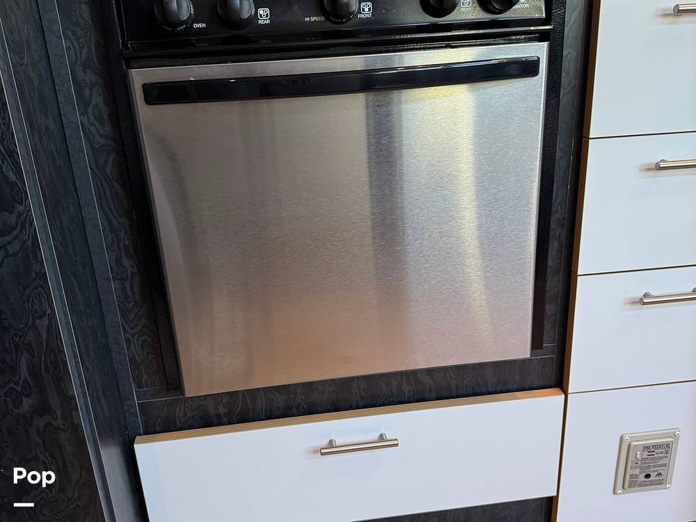 Used 2007 Airstream International 25FB available in Solana Beach, California