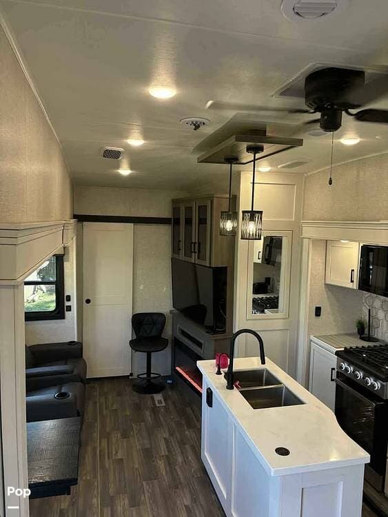 2024 Jayco Eagle 360DBOK - Used Fifth Wheel For Sale by Pop RVs in Jessup, Maryland features Slideout