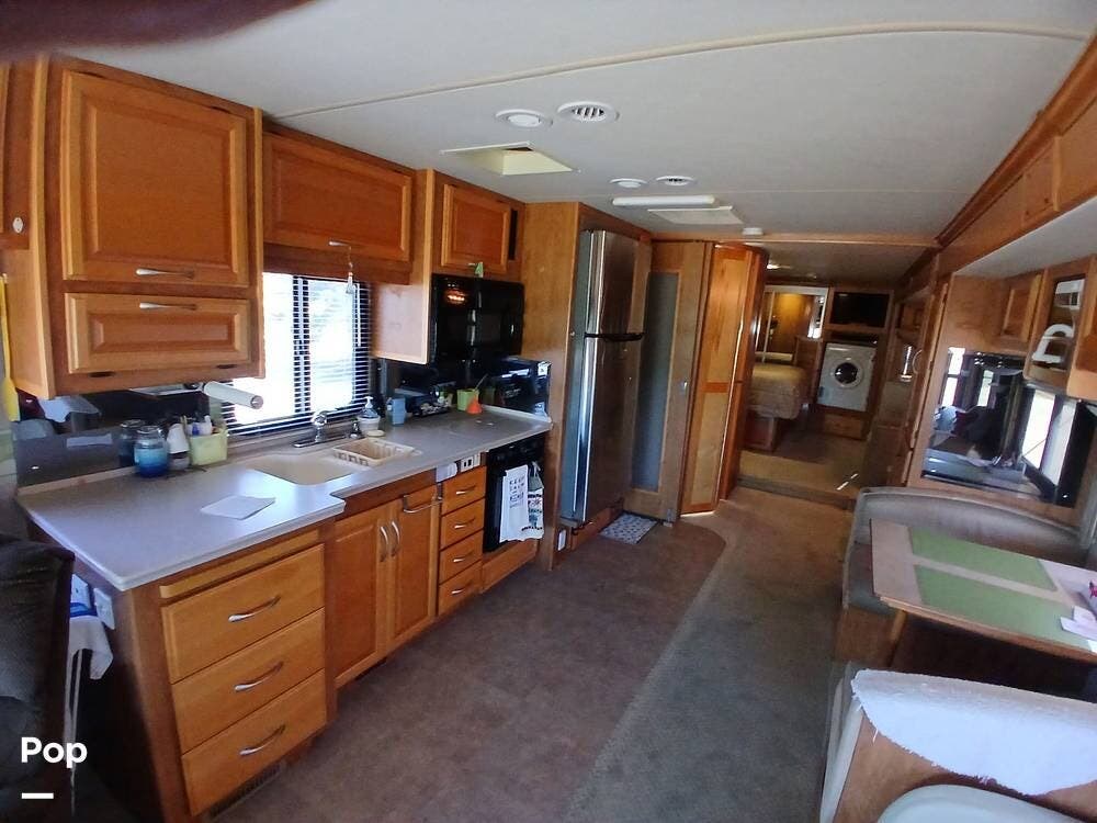 2006 Discovery 39V by Fleetwood from Pop RVs in Panama City, Florida