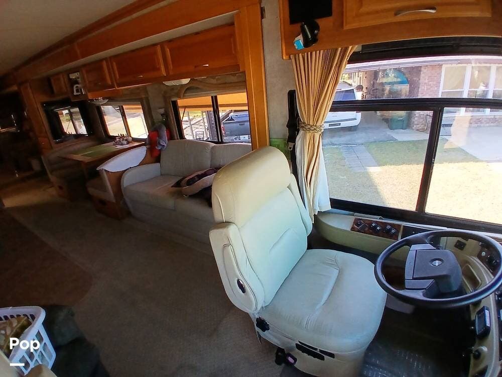 2006 Fleetwood Discovery 39V - Used Diesel Pusher For Sale by Pop RVs in Panama City, Florida features Slideout