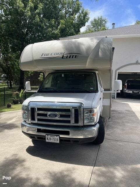 2017 Freedom Elite 29FE by Thor Motor Coach from Pop RVs in Azle, Texas
