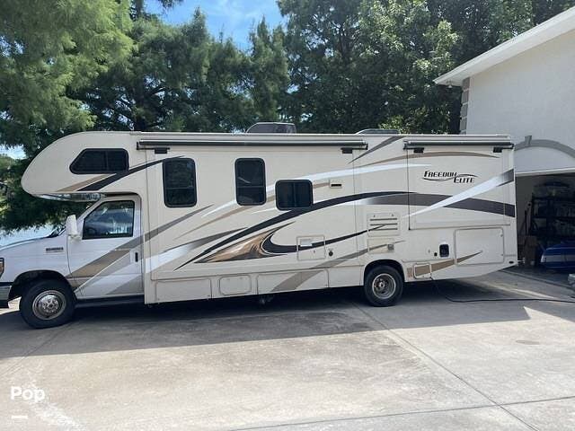 Used 2017 Thor Motor Coach Freedom Elite 29FE available in Azle, Texas