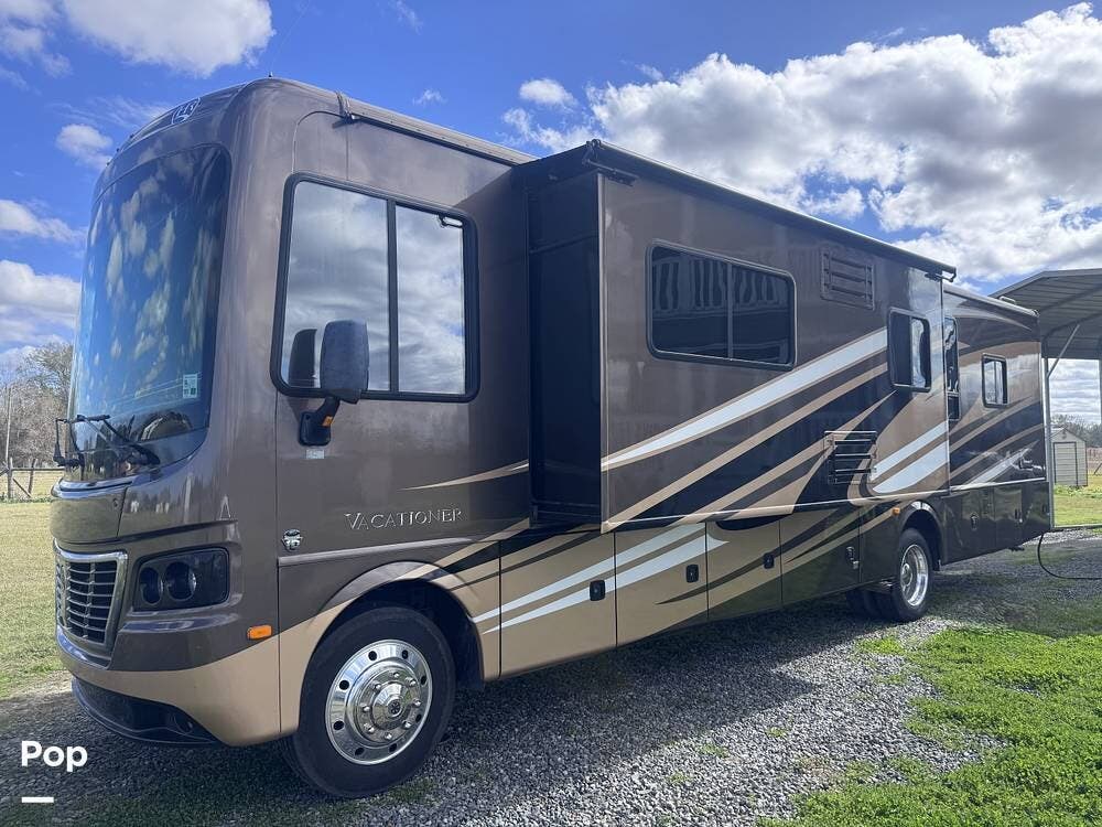 2015 Holiday Rambler Vacationer 36SBT - Used Class A For Sale by Pop RVs in Church Point, Louisiana features Awning, Leveling Jacks, Slideout, Generator, Air Conditioning