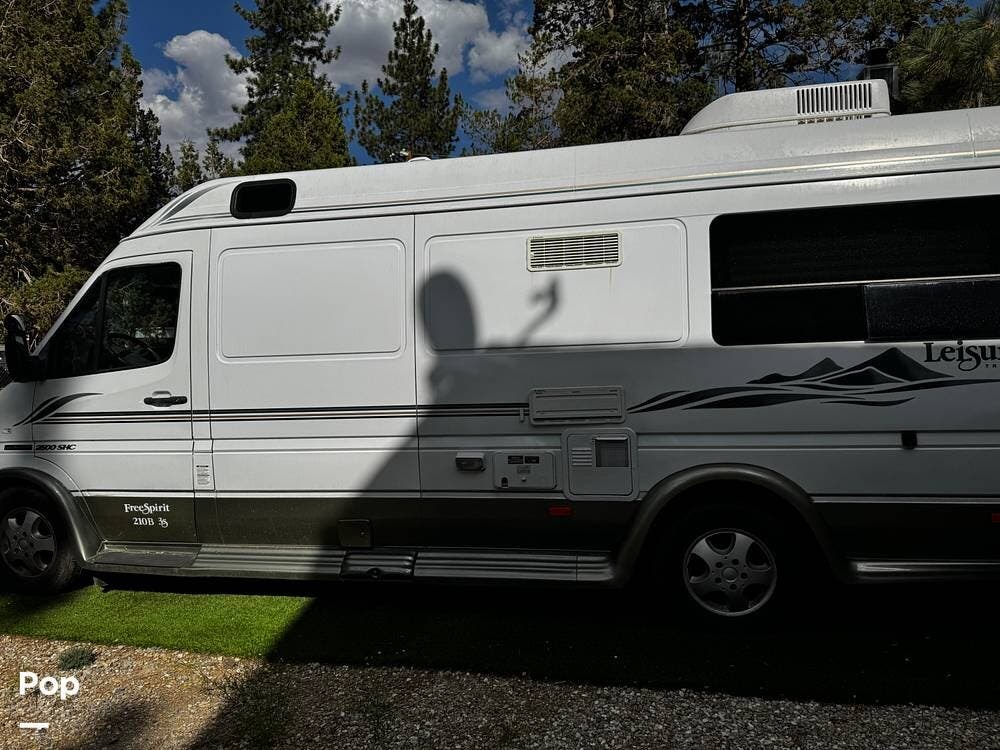Used 2006 Leisure Travel Free Spirit 210B 3S available in Desert Hot Springs, California