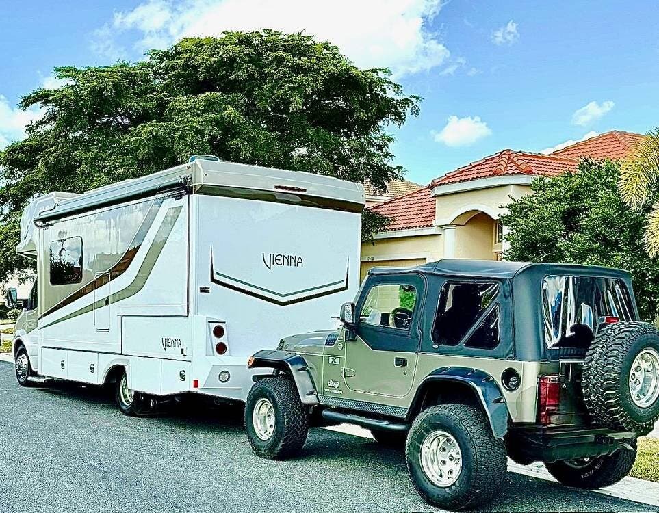 Used 2022 Renegade Vienna 25VFWC available in Venice, Florida