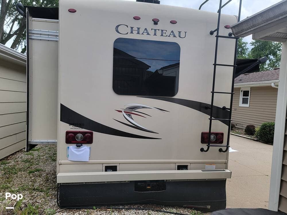 2018 Chateau 31W by Thor Motor Coach from Pop RVs in Des Moines, Iowa