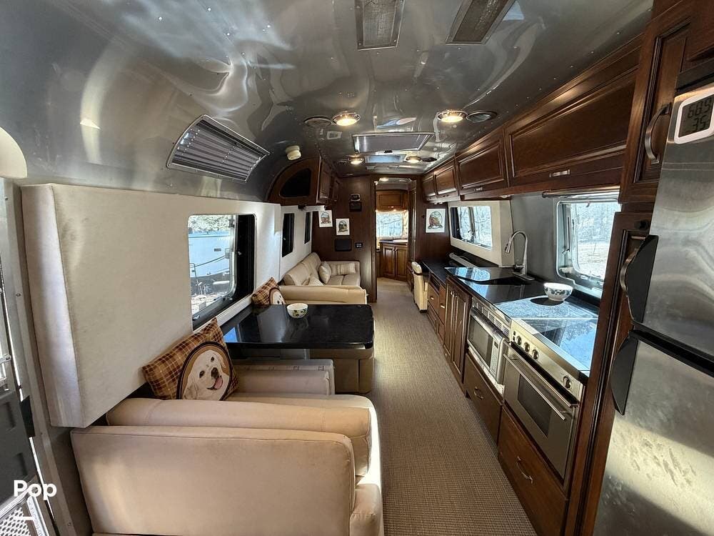 Used 2018 Airstream Classic 33FBQ available in Woodland Park, Colorado