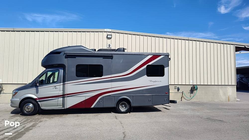 2019 Tiffin Wayfarer 25QW - Used Class C For Sale by Pop RVs in Fort Myers, Florida features Awning, Generator, Air Conditioning, Leveling Jacks, Slideout