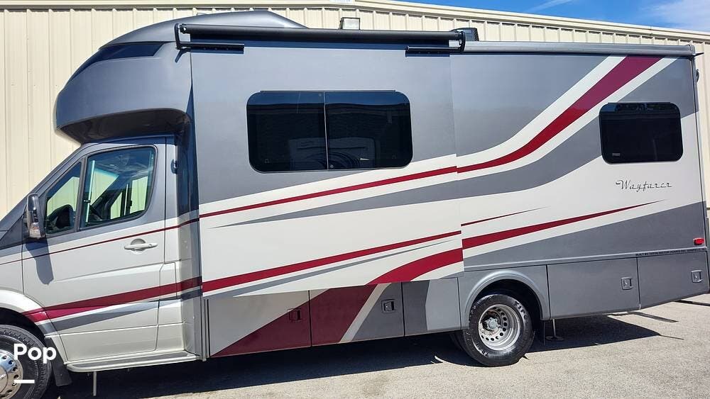 2019 Wayfarer 25QW by Tiffin from Pop RVs in Fort Myers, Florida