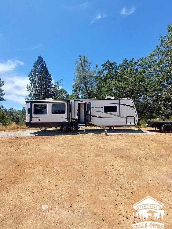 2025 Grand Design Reflection 345RLTS - Used Travel Trailer For Sale by Pop RVs in Red Bluff, California features Slideout, Awning, Air Conditioning