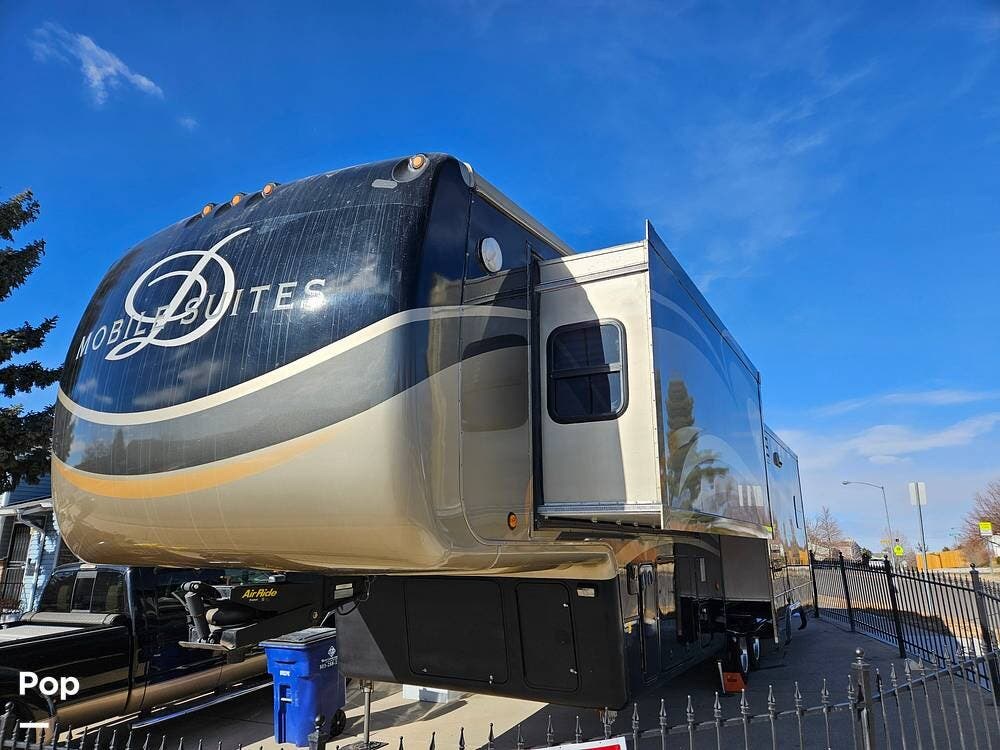 2012 DRV Mobile Suites 36RSSB3 - Used Fifth Wheel For Sale by Pop RVs in Aurora, Colorado features Slideout