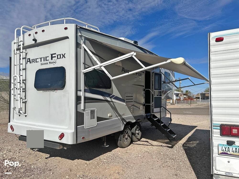 2022 Northwood Arctic Fox Grande Ronde 27-5L - Used Fifth Wheel For Sale by Pop RVs in Ajo, Arizona features Air Conditioning, Awning, Slideout