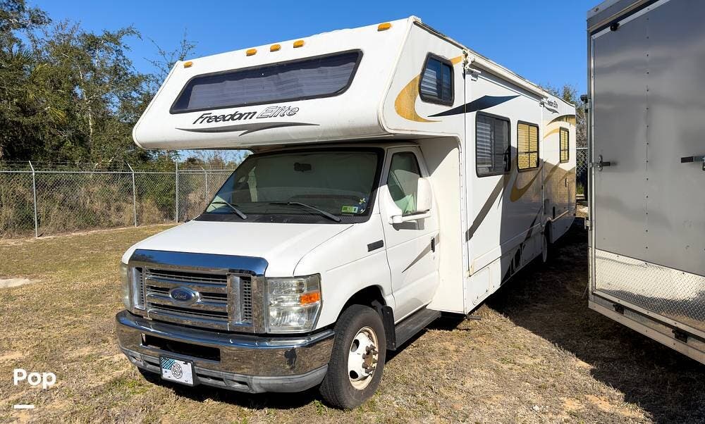 2011 Freedom Elite 31R by Thor Motor Coach from Pop RVs in Winter Haven, Florida