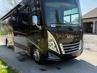 2022 Thor Motor Coach Miramar 35.2 - Used Class A For Sale by Pop RVs in Kingsport, Tennessee features Slideout, Generator, Air Conditioning, Leveling Jacks