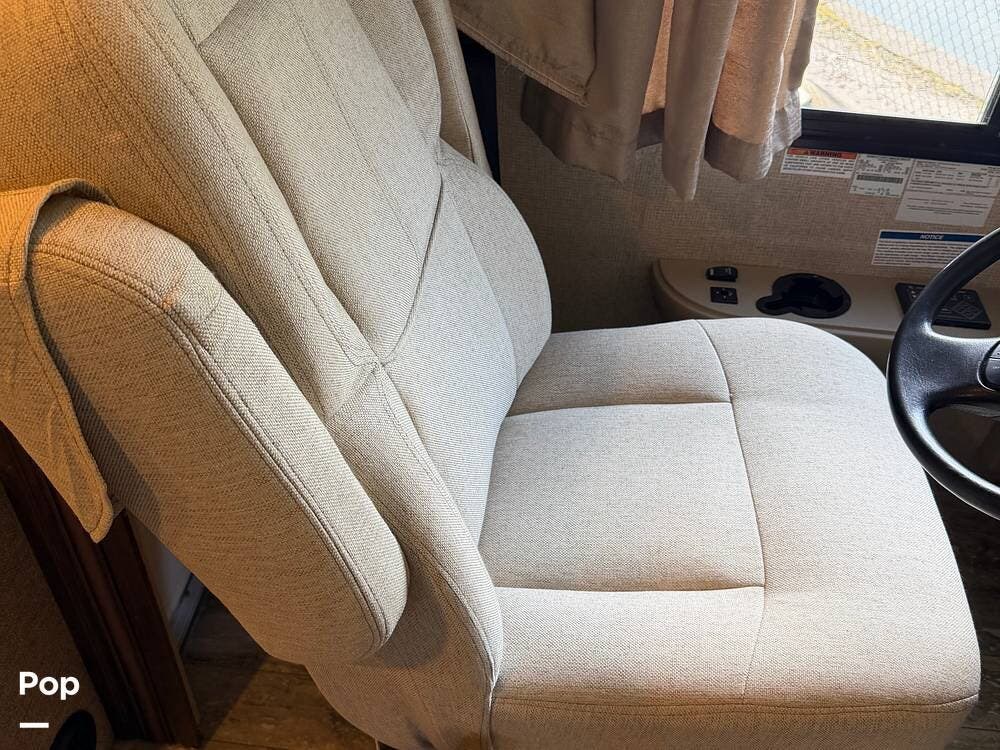 2018 Hurricane 29M by Thor Motor Coach from Pop RVs in New Bern, North Carolina