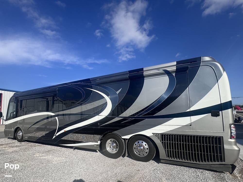 2007 Country Coach Affinity 700 Series Alexander Valley - Used Diesel Pusher For Sale by Pop RVs in Lafayette, Louisiana features Air Conditioning, Generator, Slideout, Awning, Leveling Jacks