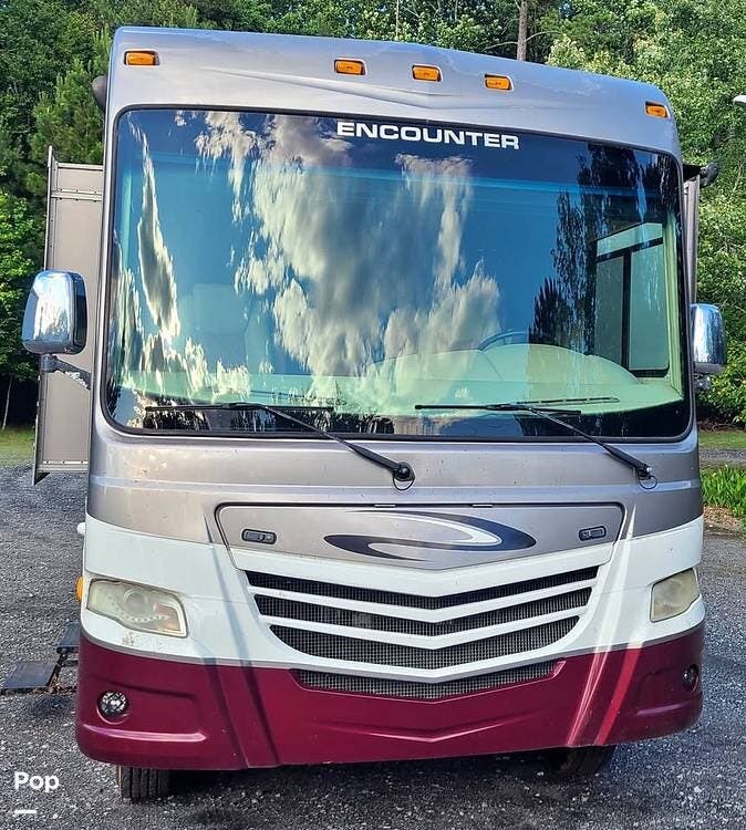 2015 Coachmen Encounter 37SA - Used Class A For Sale by Pop RVs in Mooresville, North Carolina features Slideout, Leveling Jacks, Generator, Air Conditioning, Awning