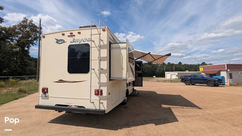 2016 Jayco Redhawk 26XD - Used Class C For Sale by Pop RVs in Hawkins, Texas features Slideout