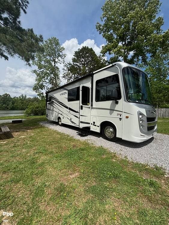 2024 Entegra Coach Vision 29F - Used Class A For Sale by Pop RVs in Loxahatchee, Florida features Slideout