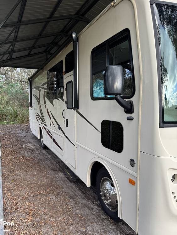 2020 Fleetwood Flair 29M - Used Class A For Sale by Pop RVs in Mims, Florida features Slideout