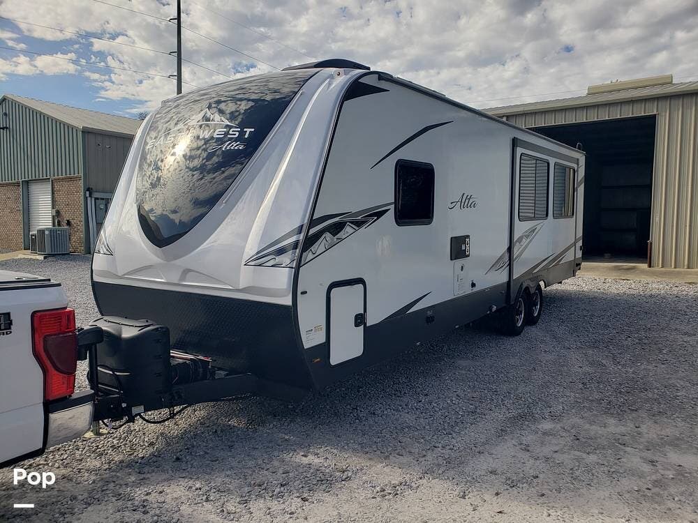 2023 East to West Alta 2810KIK - Used Travel Trailer For Sale by Pop RVs in Elberta, Alabama features Leveling Jacks, Slideout, Awning, Air Conditioning