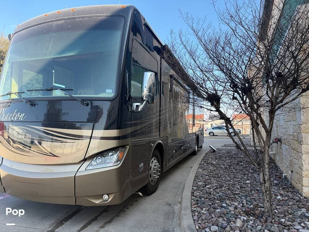 2014 Phaeton 40QBH by Tiffin from Pop RVs in Rockwall, Texas