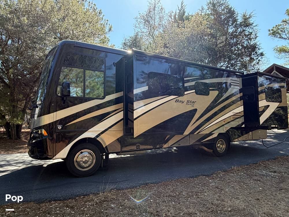 2021 Newmar Bay Star Sport 3112 - Used Class A For Sale by Pop RVs in Smithville, Texas features Awning, Air Conditioning, Generator, Slideout, Leveling Jacks