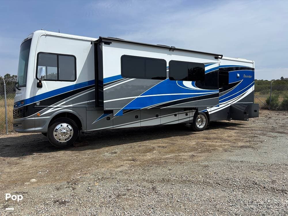 2021 Fleetwood Bounder 35K - Used Class A For Sale by Pop RVs in Oceanside, California features Generator, Air Conditioning, Leveling Jacks, Awning, Slideout