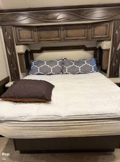 2019 Ventana 3709 by Newmar from Pop RVs in Wilton, California