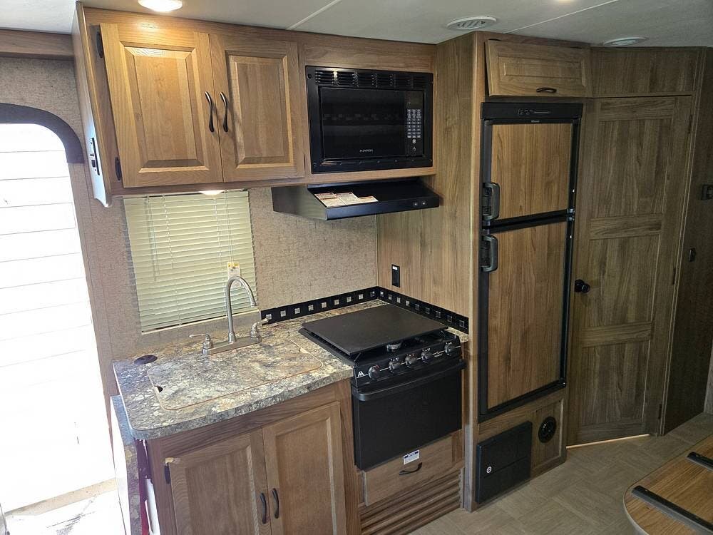 2017 Prism 2200 LE by Coachmen from Pop RVs in Albany, Oregon