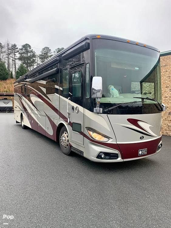 2018 Tiffin Phaeton 40QBH - Used Diesel Pusher For Sale by Pop RVs in Buford, Georgia features Slideout