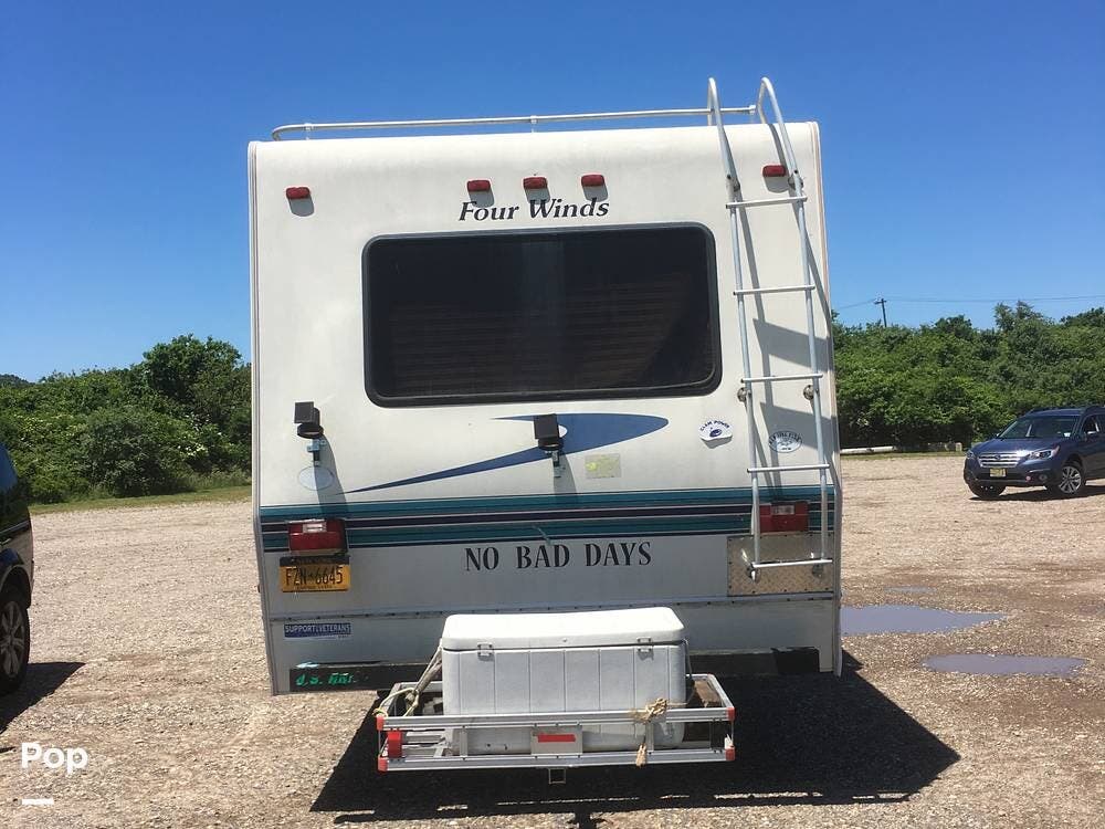 2017 Four Winds 28z by Thor Motor Coach from Pop RVs in Montauk, New York