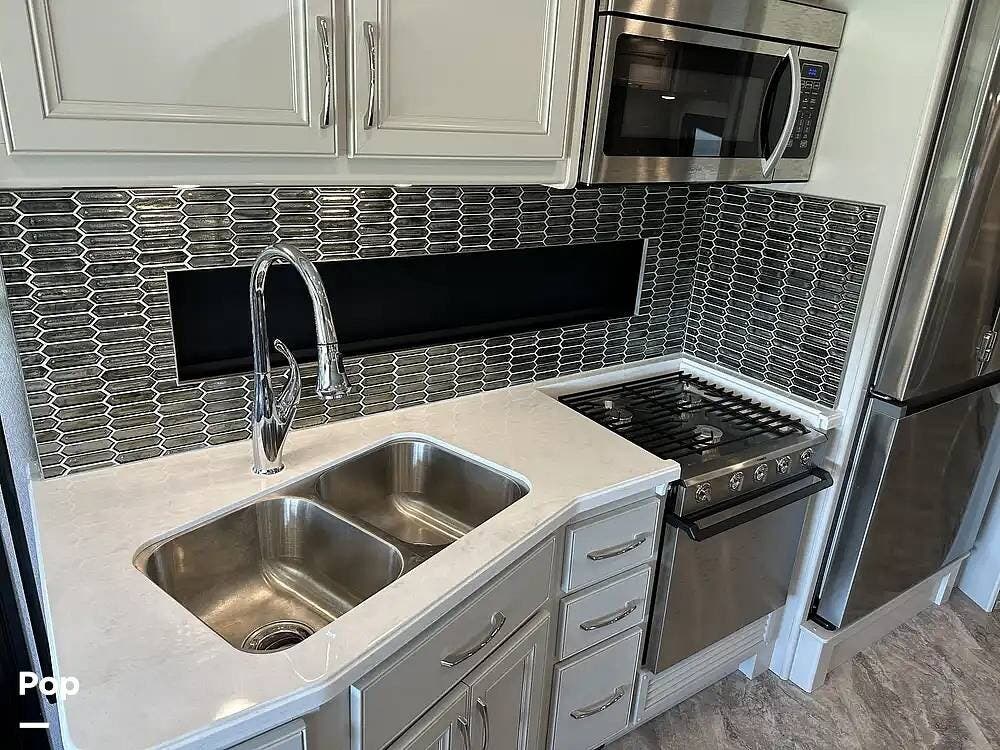 2023 Bounder 35K by Fleetwood from Pop RVs in Ruskin, Florida