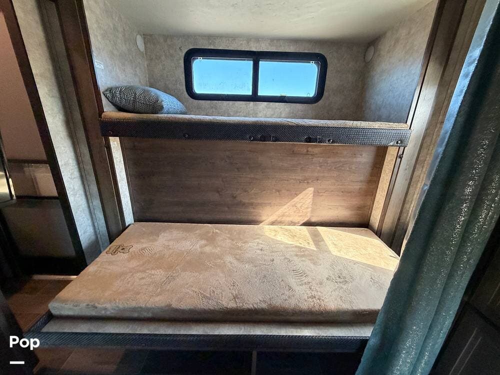 Used 2018 Highland Ridge M-427BHS available in Marion, Texas