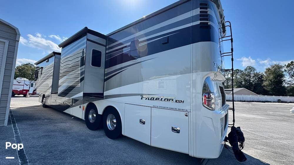 2017 Phaeton 44OH by Tiffin from Pop RVs in Hernando, Florida
