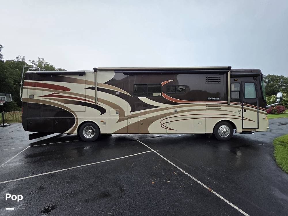 2008 Endeavor 40SKQ by Holiday Rambler from Pop RVs in Doswell, Virginia