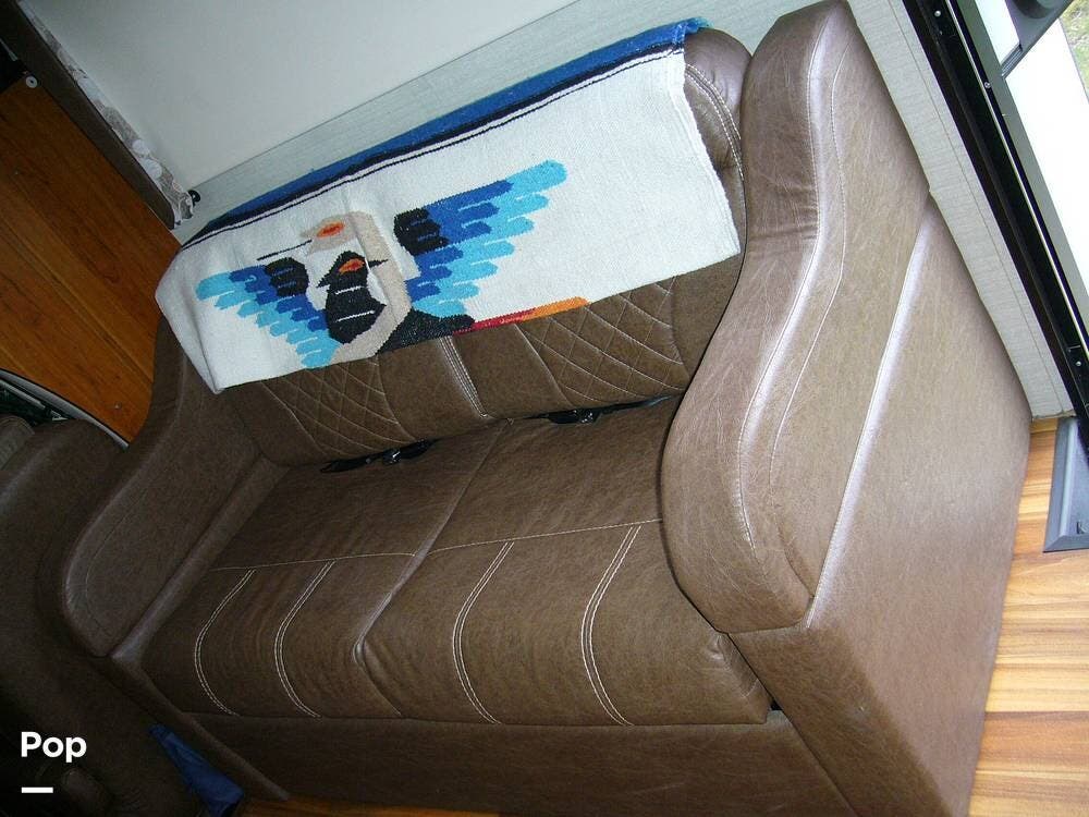 2017 Jayco Greyhawk 31DS - Used Class C For Sale by Pop RVs in Anacortes, Washington features Slideout