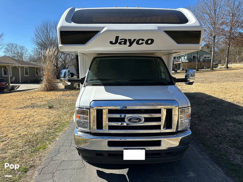 2023 Jayco Greyhawk 27U - Used Class C For Sale by Pop RVs in Camdenton, Missouri features Leveling Jacks, Awning, Generator, Air Conditioning, Slideout