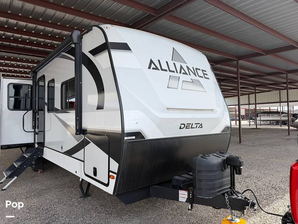 2024 Alliance RV Delta 292RL - Used Travel Trailer For Sale by Pop RVs in Forney, Texas features Awning, Slideout, Air Conditioning